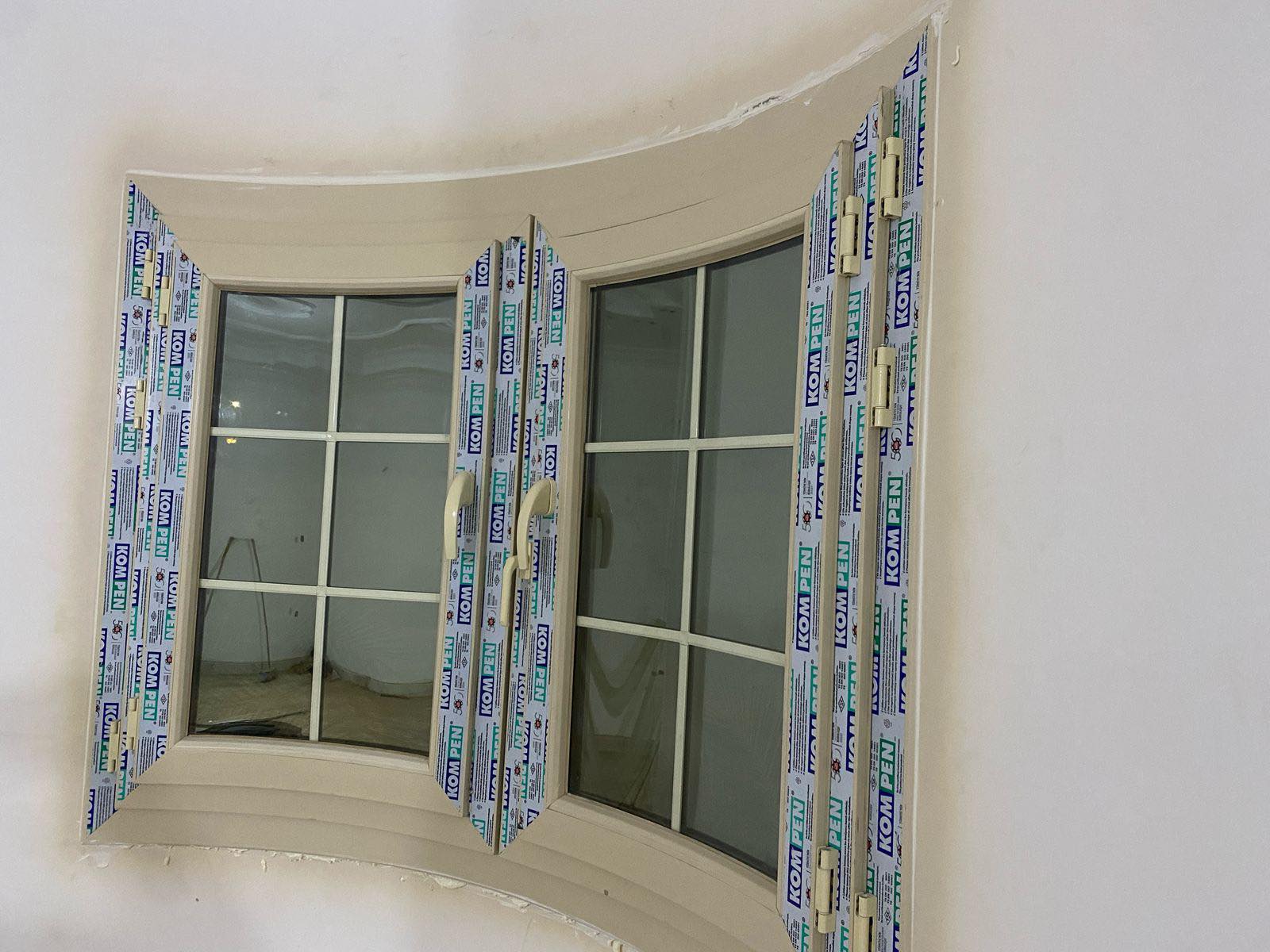 شبابيك UPVC عصرية